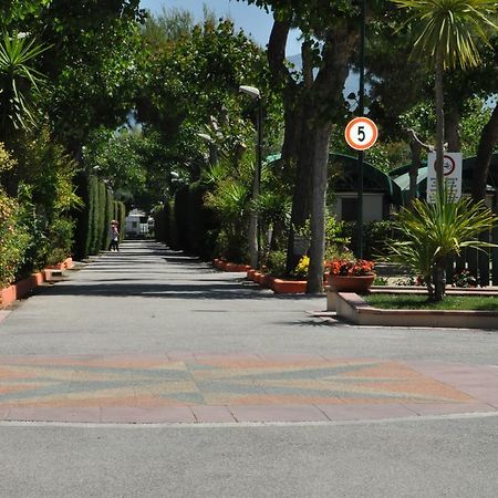 Camping Poseidonia Paestum Exterior photo